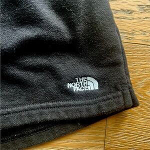 The North Face Women's Athletic Black Shorts Comfy Size large Sweatpant shorts